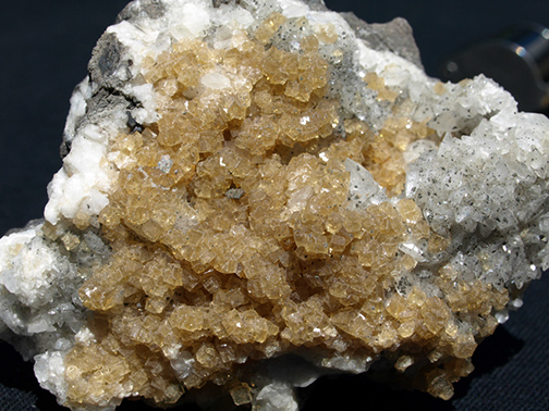 %_tempFileName0015a_Fluorite_Cave%20In%20Rock_IL%