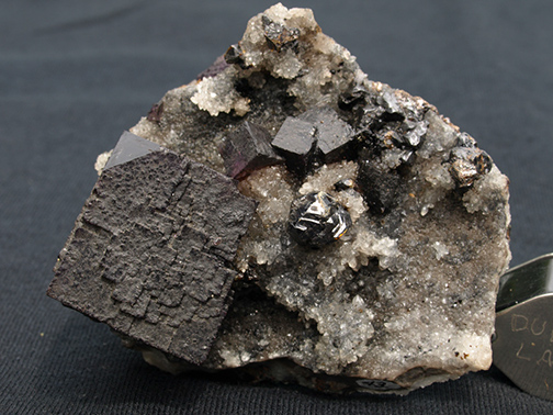 %_tempFileName0043_Fluorite_CaveInRock_IL%