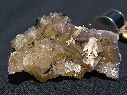 %_tempFileName0070_Fluorite_Cave%20In%20Rock_IL%