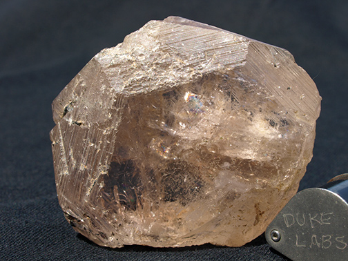 %_tempFileName0101_Beryl-Tourmaline_AguaVermelha_MinasGerais_Brazil%