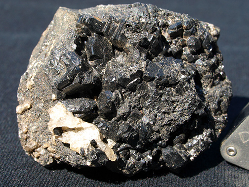 %_tempFileName0138_Tourmaline_Bancroft_Canada%