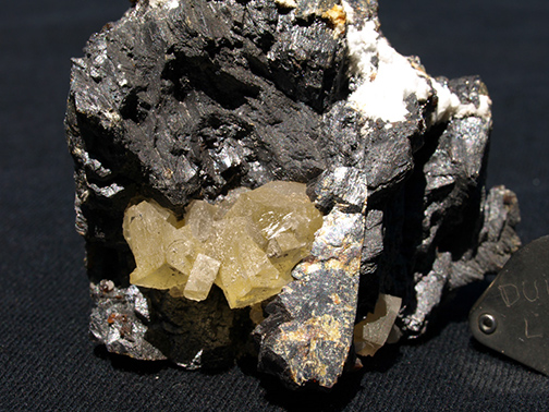 %_tempFileName0213_Sphalerite-Fluorite_CaveInRock_IL%