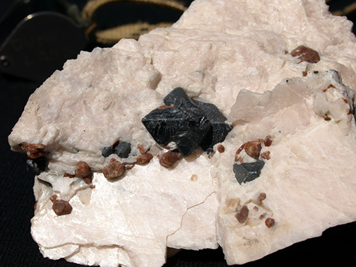 %_tempFileName0251_Franklinite-Willemite_Ogdensberg_NJ%