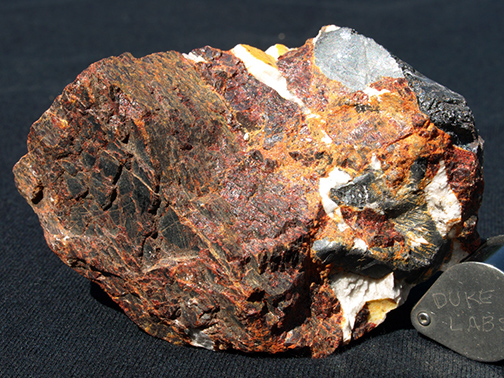 %_tempFileName0253_Franklinite-Zincite_Ogdensberg_NJ%