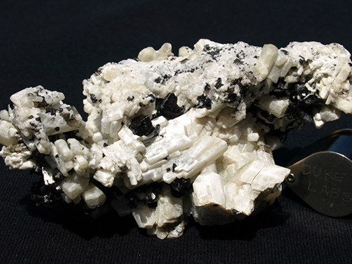 %_tempFileName0328_Scapolite_BearLake_Quebec_Canada%