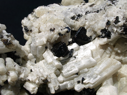 %_tempFileName0328a_Scapolite_BearLake_Quebec_Canada%