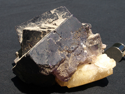 %_tempFileName0408b_Fluorite-Calcite_CaveInRock_IL%