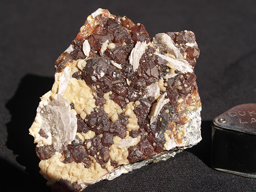 %_tempFileName0498_Sphalerite-Barite_MorococcaDistrict_Peru%