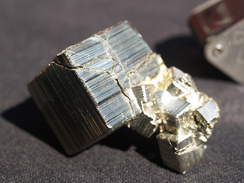 %_tempFileName0604_Pyrite_Huanaco_Peru%