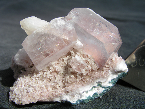 %_tempFileName0739_Apophyllite-Stilbite_Poona_India%