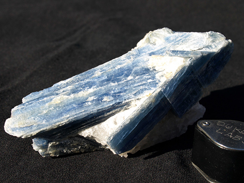 %_tempFileName0801_Kyanite_MinasGerais_Brazil%