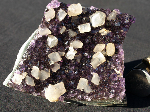 %_tempFileName0805_Amethyst_Uruguay%