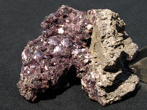 %_tempFileName0832_Lepidolite-Tourmaline_MinasGerais_Brazil%