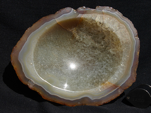 %_tempFileName1011a_Quartz%20var%20Agate%20Ashtray_Brazil%