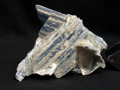 %_tempFileName1056a_Kyanite,%20Muscovite_MinasGerais_Brazil%