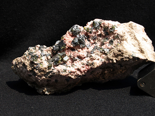 %_tempFileName1139a_Rhodochrosite,%20Galena,%20Sphalerite_Silverton_CO_USA%