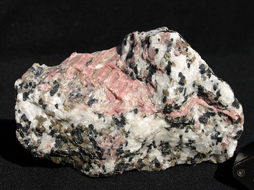 %_tempFileName1230a_Rhodonite_SterlingHillMine_Ogdensburg_NJ_USA%