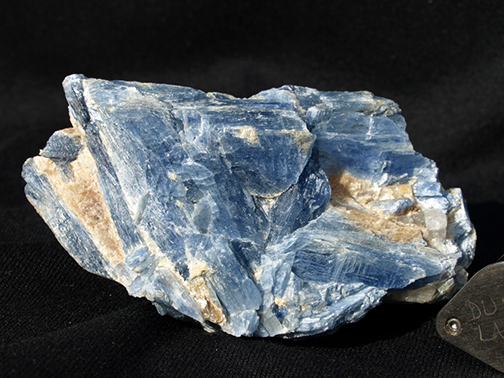 %_tempFileName1326a_Kyanite_MinasGerais_Brazil%