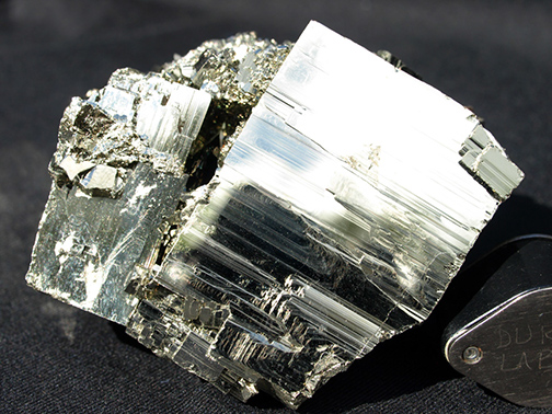 %_tempFileName1401a_Pyrite_HuanzalaMine_Peru%