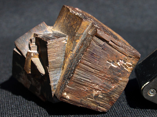%_tempFileName1490a_Limonite%20after%20Pyrite_PelicanPoint_UT_USA%