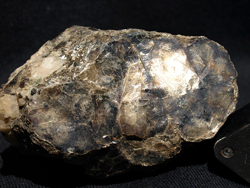 %_tempFileName1534a_Phlogopite_Hull_Quebec_Canada%