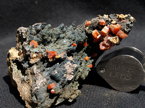 %_tempFileName1594a_Vanadinite_Taouz_Morocco%