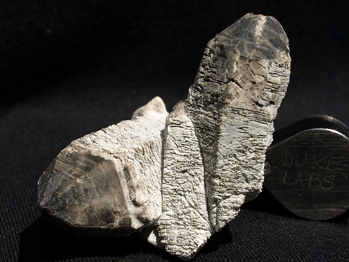 %_tempFileName1602a_Quartz%20var%20Smoky_China%