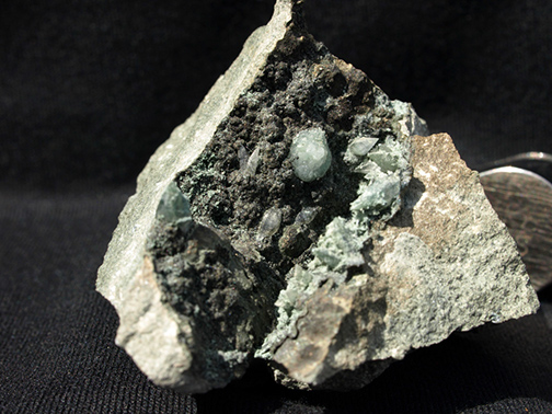 %_tempFileName1643a_Calcite_O&GQuarry_Southbury_CT_USA%