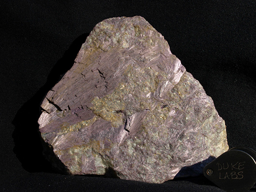 %_tempFileName1741a-2_Dumortierite_nearDehesa_CA_USA%