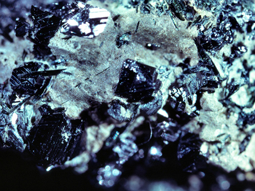 %_tempFileNamePyrosmaltite_NordmarkSwedenCrop%