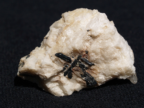 %_tempFileName2099_Columbite_HaleQuarry_Portlandt_CT_USA%