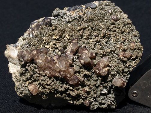 %_tempFileName2176a_Quartz-Hedenbergite_IronCapMine_LandsmanCamp_AZ%