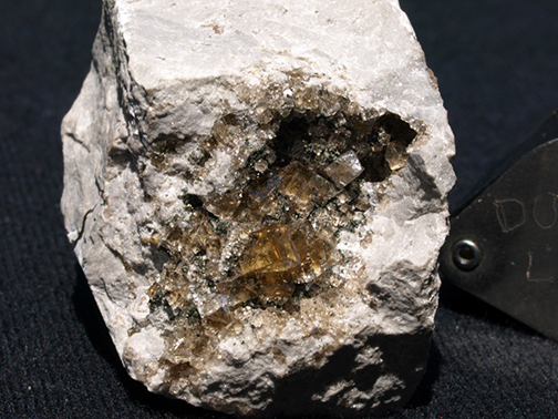 %_tempFileName2192_Fluorite_PughQuarry_OH%