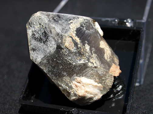 %_tempFileName2784_Quartz%20var%20Smoky_MoatMtn_NH_USA%