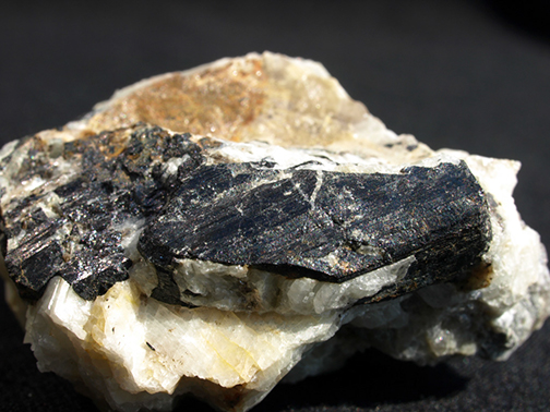 %_tempFileName2905_Columbite_StricklandQuarry_Portlandt_CT_USA%