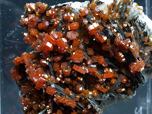 %_tempFileName2962_Vanadinite_Mibladen_Morocco%