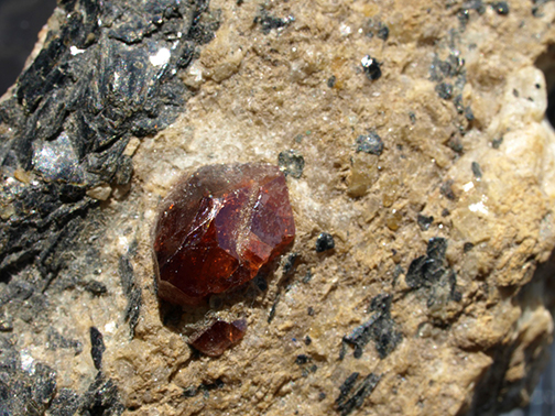 %_tempFileName3061_Zircon_Hunza_Pakistan%